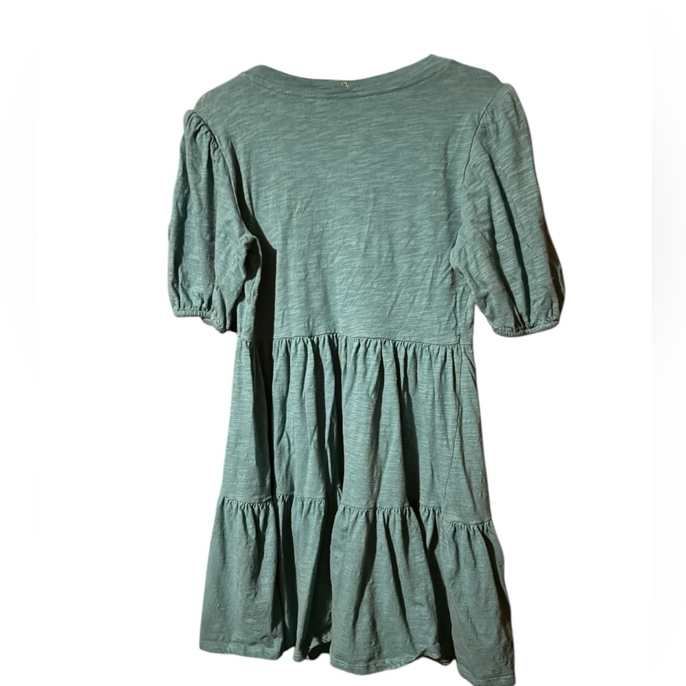 Size small
Stretches - Picture 2 of 2